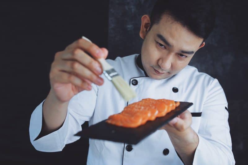 chef à domicile spécialisé dans les sushis maison