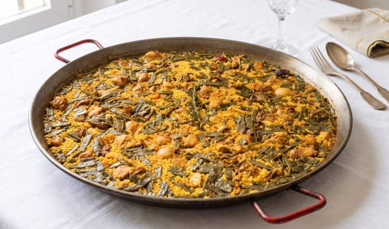 Cómo preparar una paella valenciana autentica