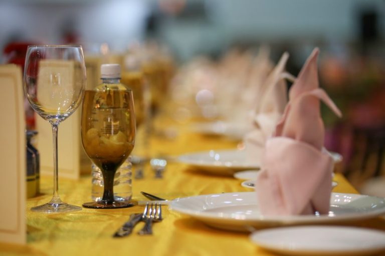 formelles Dinner veranstalten