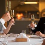 Cómo organizar una cena de gala en casa